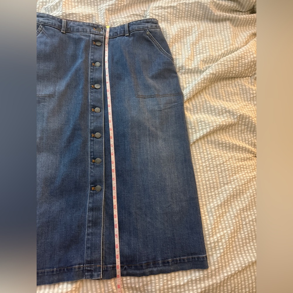 Talbots Denim button front classic Midi Skirt- size 14 - Picture 6 of 8